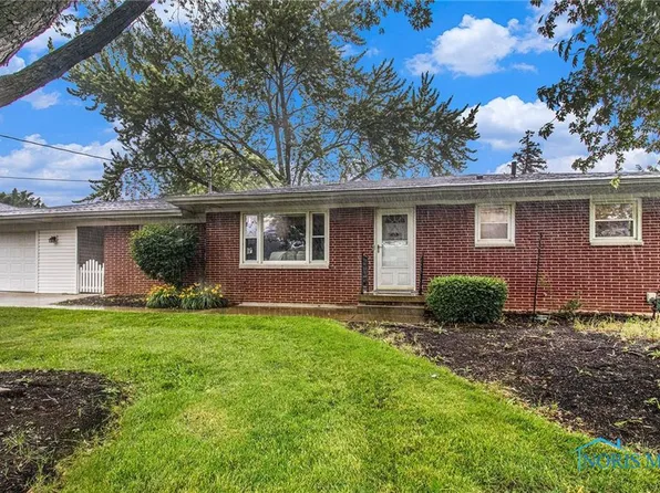 1050 Schreier Rd, Rossford, OH 43460