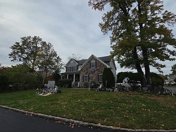 2nd image of 113 Harrow Rd