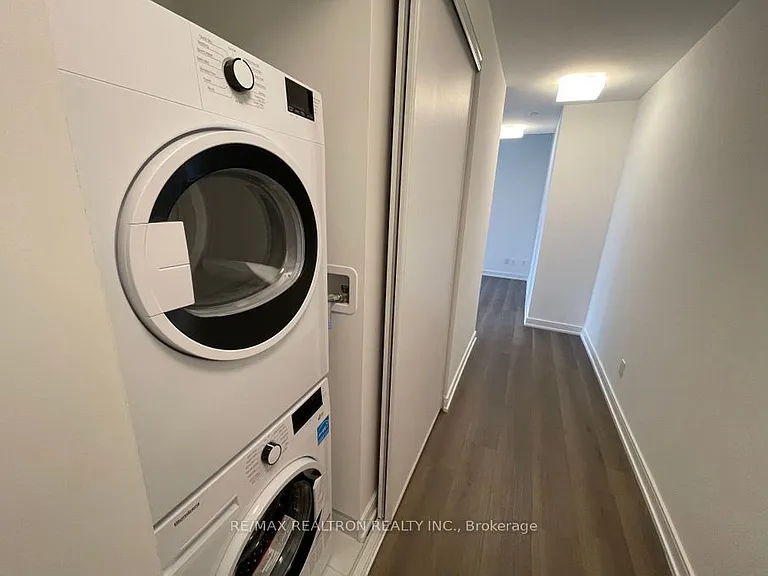 3 Gloucester St #1702 — Photo 7