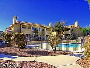 3rd image of 1108 Observation Dr #202-1
