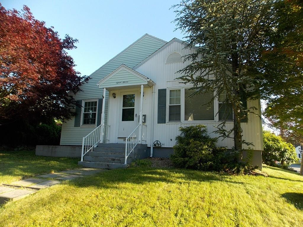 1511 Read St, Somerset, MA 02726 Zillow