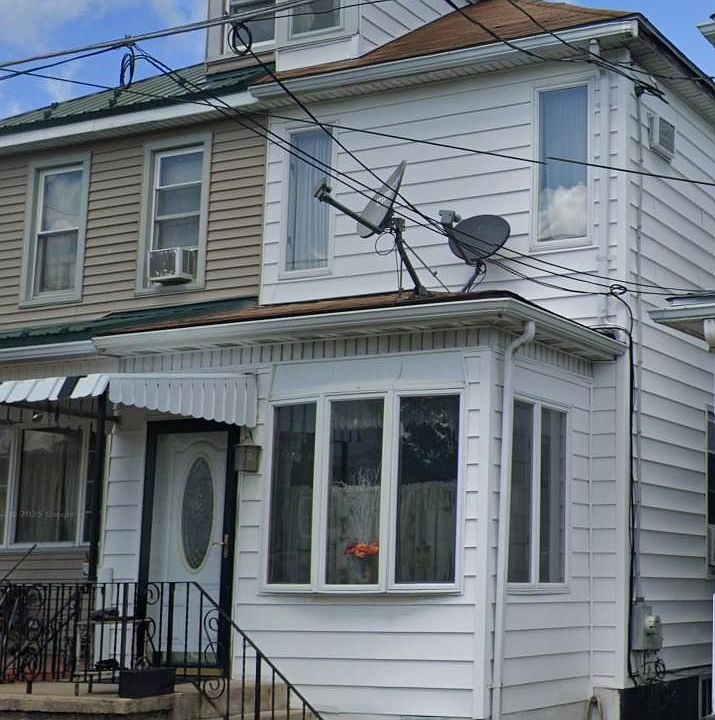 1st image of 636 Scott St