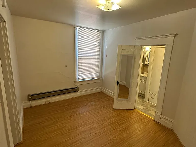 1207 W Washington St — Photo 17