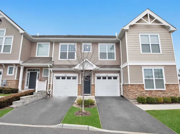 2002 Townhome Way, Huntington, NY 11746