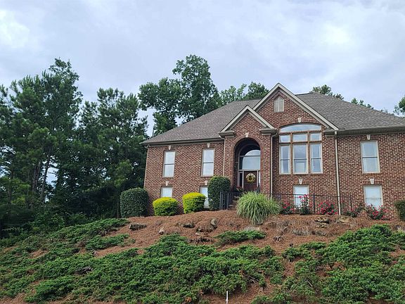 3rd image of 584 Lake Crest Dr