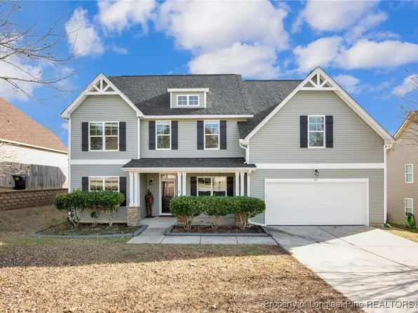 611 Heathrow Dr, Spring Lake, NC 28390