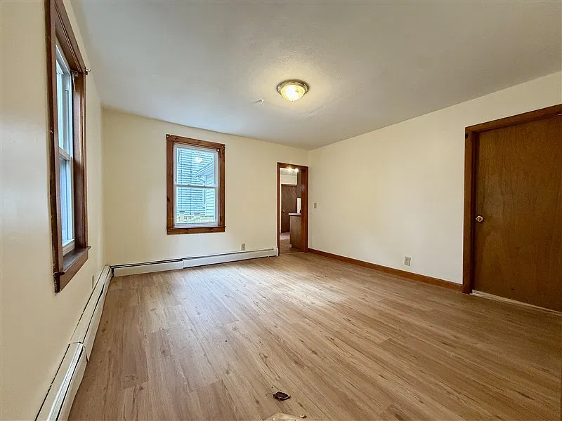 4 bed, $4,100 — Photo 3
