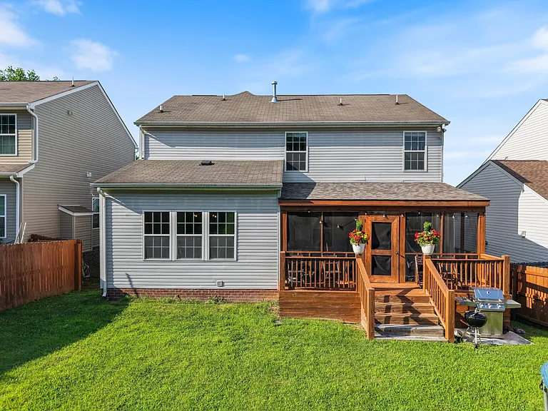 636 Wolfeboro Ln — Photo 20