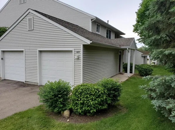 169 Hunters Ln NE, Rockford, MI 49341