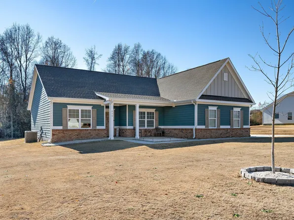 268 Planters Ln, Coats, NC 27521