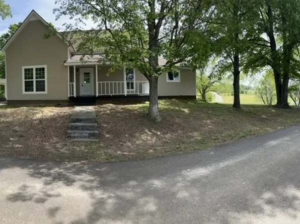 121 Crawford St, Bradford, TN 38316