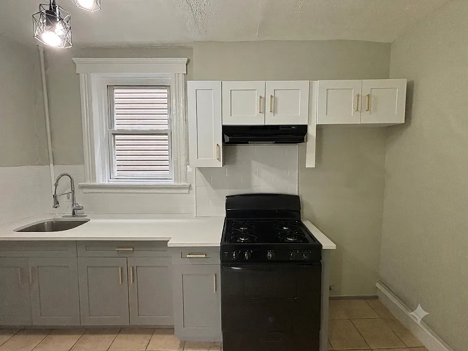 331 E Jersey St #2BB