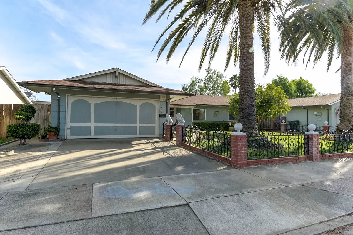 1240 Swaner Dr photo 1
