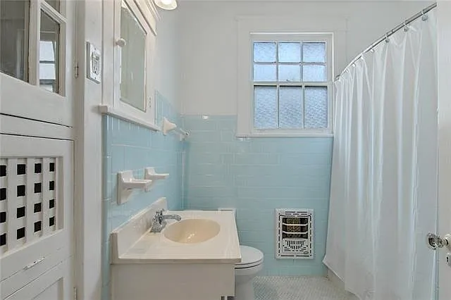2340 Audubon St — Photo 6