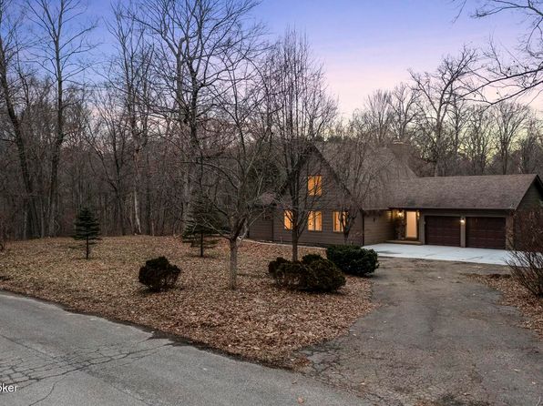 4500 Lake Forest Dr, Charlestown, IN 47111