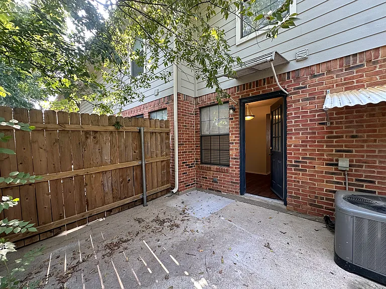 716 W Mulberry St #20 — Photo 10