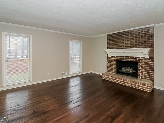 3rd image of 3103 Skyland Dr SW