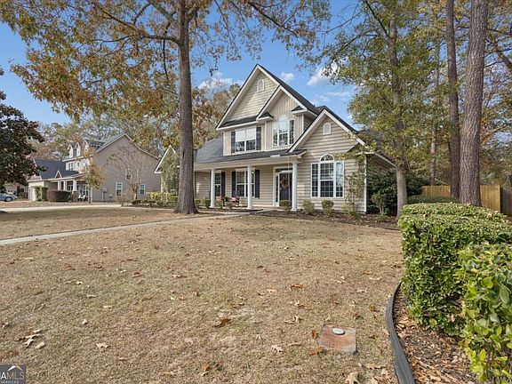 4th image of 235 Saint Andrews Rd