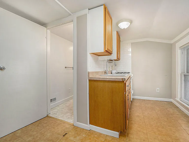 127 Elm St #3 — Photo 6