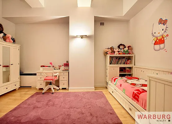 Sold by Warburg | media 10