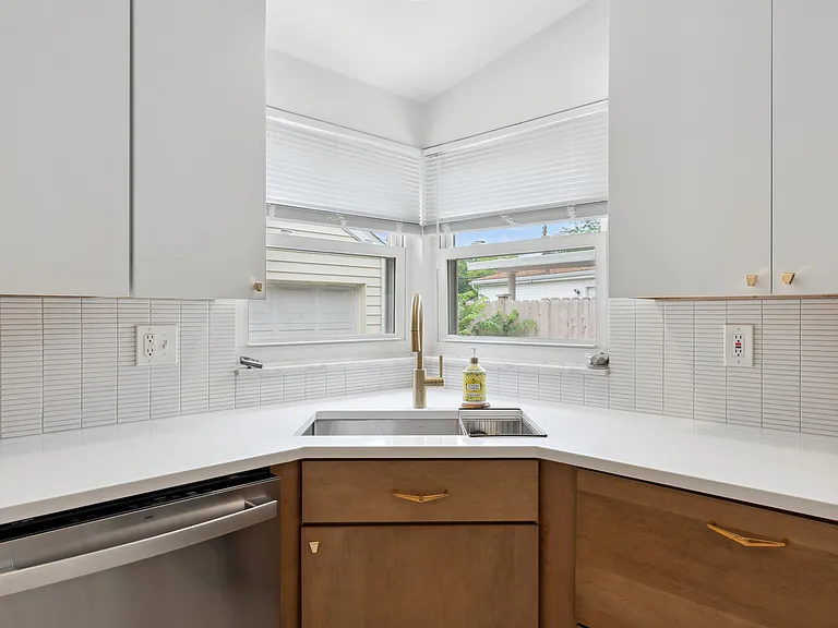 3205 Braddock St — Photo 13