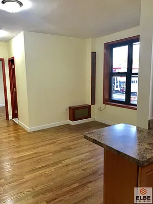 Rented by Elbe Real Estate Inc | media 19