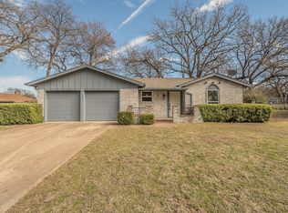 709 Blue Meadow Dr, Azle, TX 76020