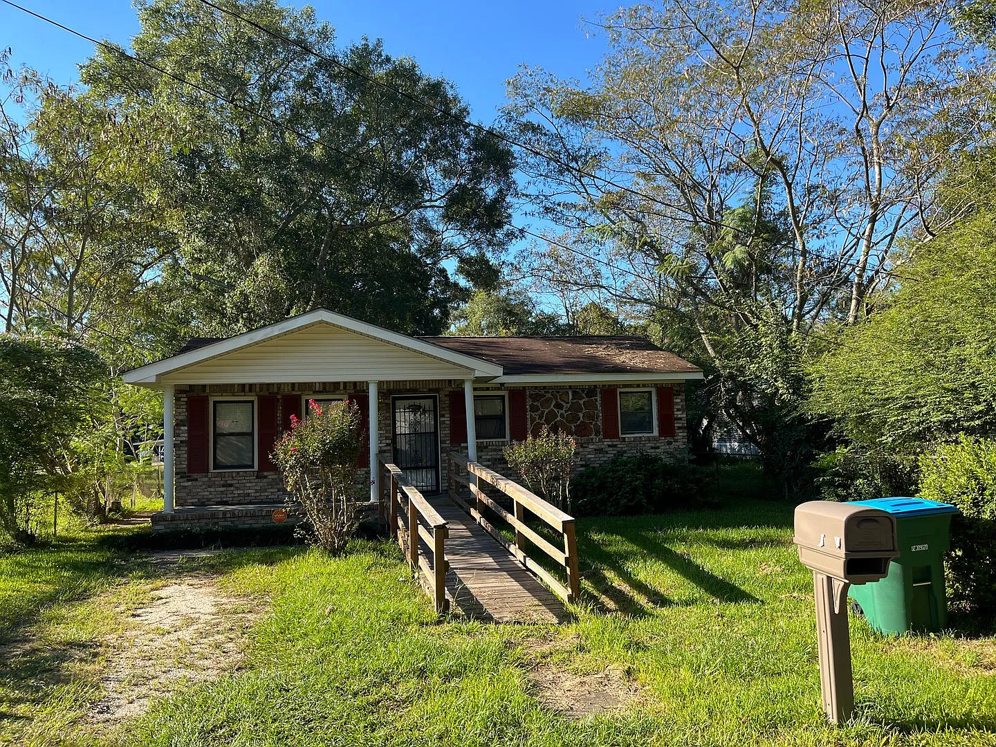 220 Liberty Property for lease — Photo 1