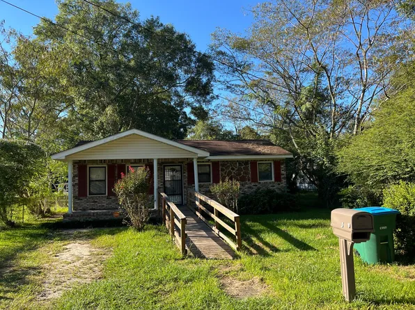 220 Liberty St, Atmore, AL 36502