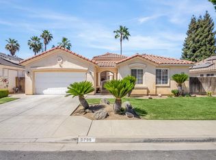 5758 W Cromwell Ave, Fresno, CA 93722