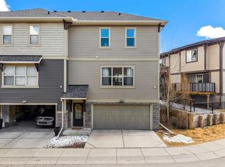32 W Horseshoe Cres #901, Cochrane, AB T4C 2P4