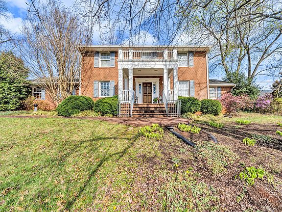 2nd image of 6643 Meadewood Dr NE