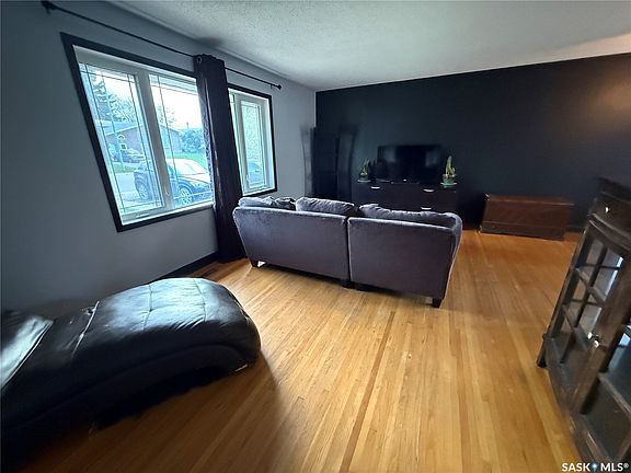 2nd image of 830 20th Street W