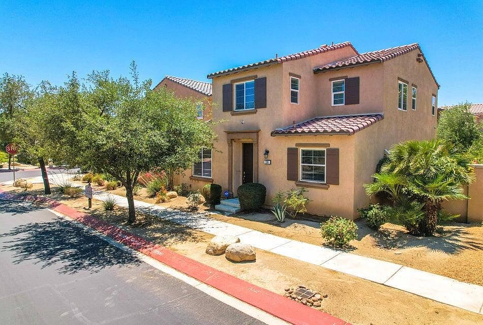 1st image of 530 Calle Vibrante