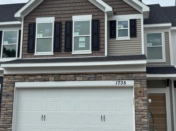 1735 Hauer Trl, Shakopee, MN 55379