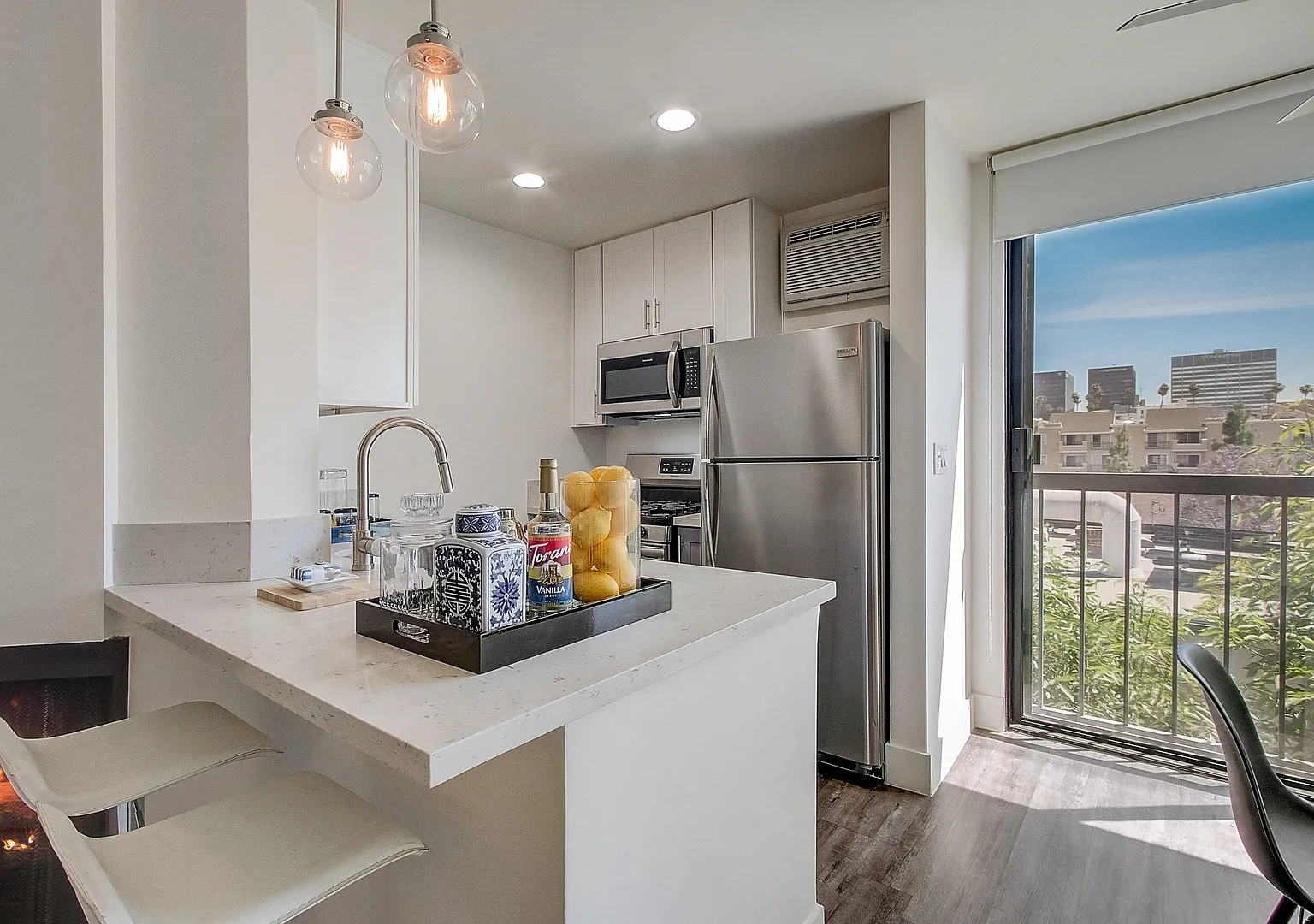 Kingsley Tower Apartments — Photo 2