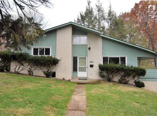 1159 Vivjon Dr, Homestead, PA