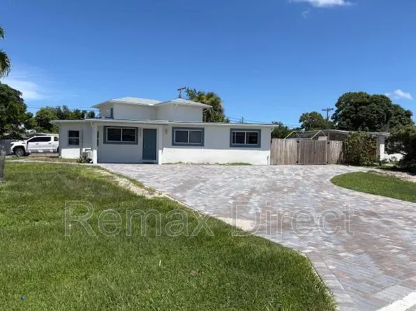 5580 Honeysuckle Dr, West Palm Beach, FL 33415