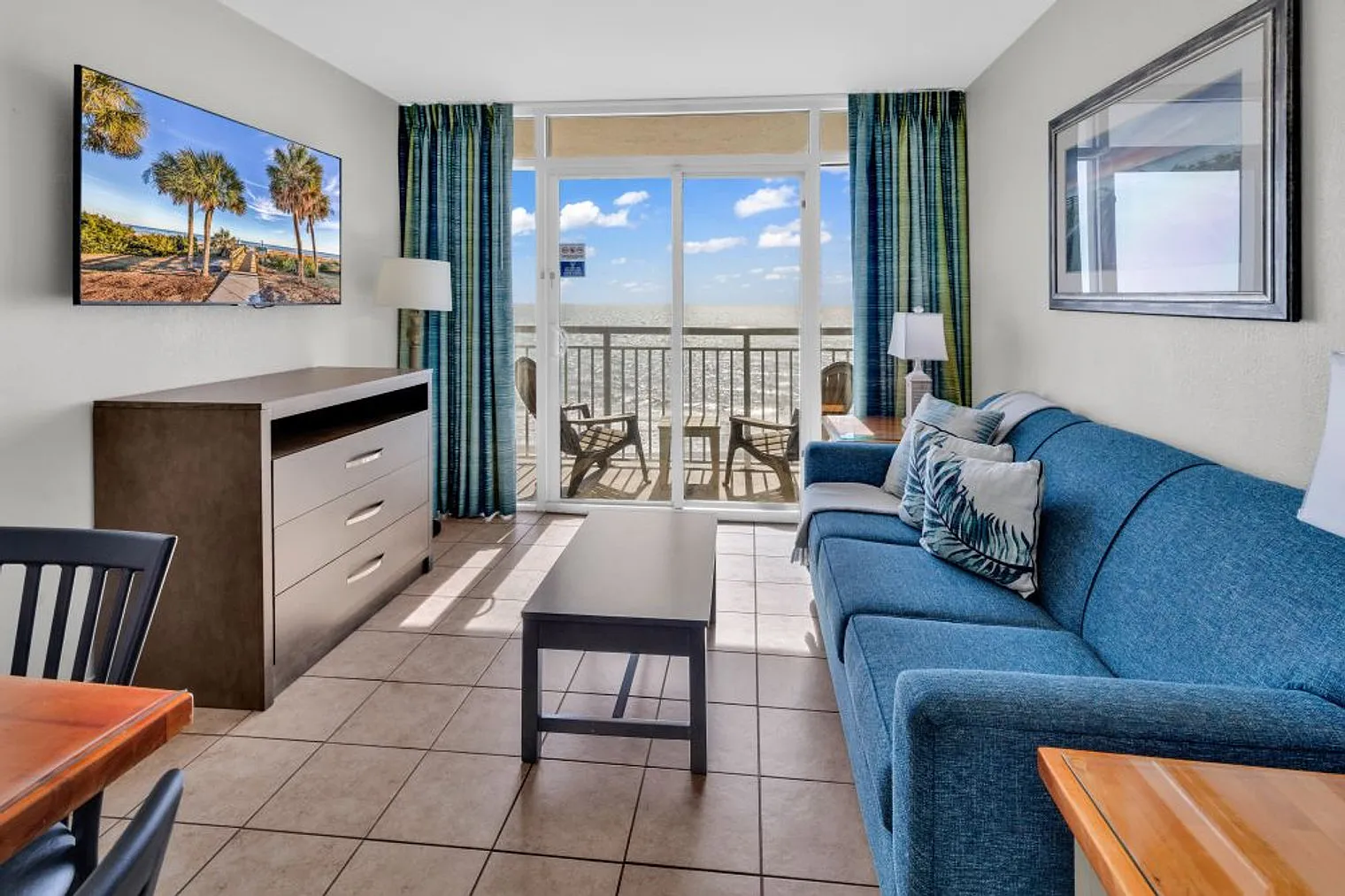 2 bed, 2.0 bath, 796 sqft, $4,566 — Photo 1