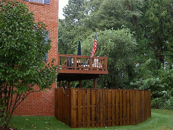 Deck and Fenced Byrd