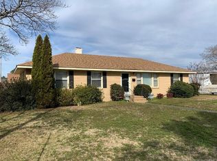 519 E 18th St, Lumberton, NC 28358