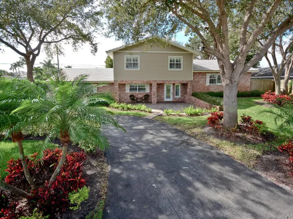 241 Golfview Dr, Tequesta, FL 33469