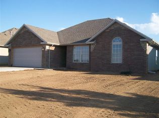 1502 E Fairwind, Ozark, MO 65721