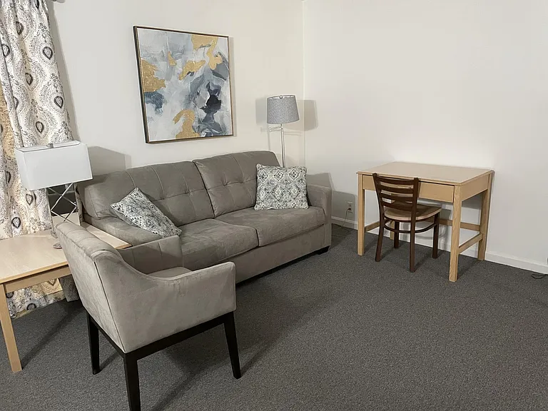 Fielding Court Apartments — Photo 8