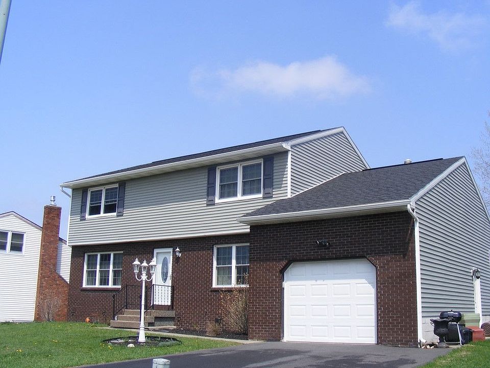1st image of 2 Berkshire Dr