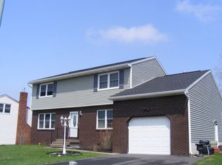 2 Berkshire Dr, Albany, NY 12205