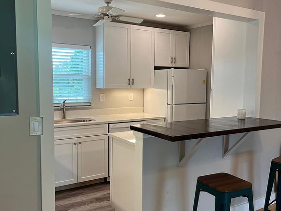2nd image of 1100 Ponce De Leon Cir