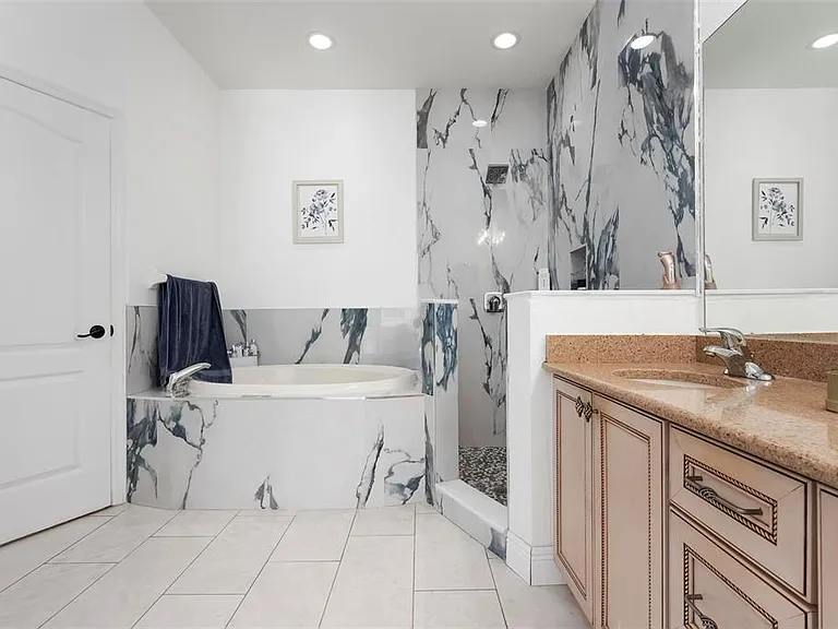 404 Golden Harbour Trl — Photo 27