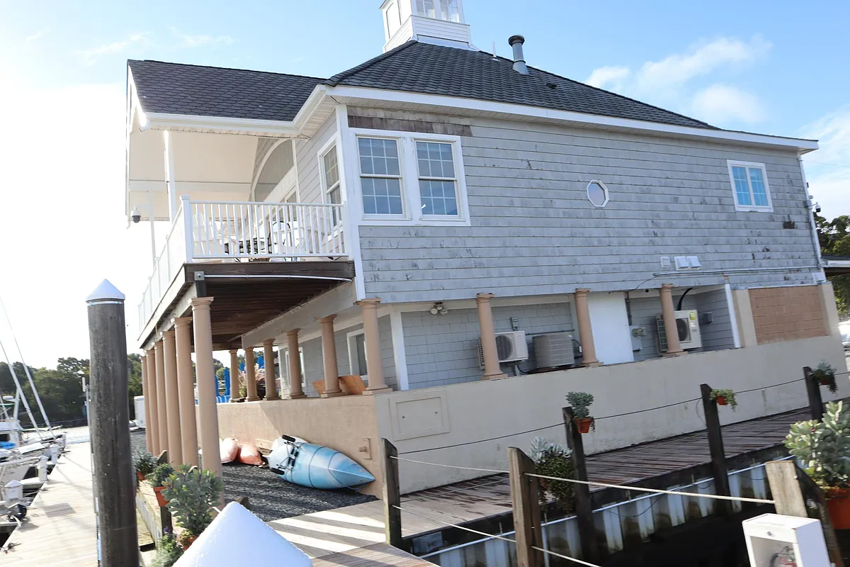 Building Photo - 67 Esmond Ave #1