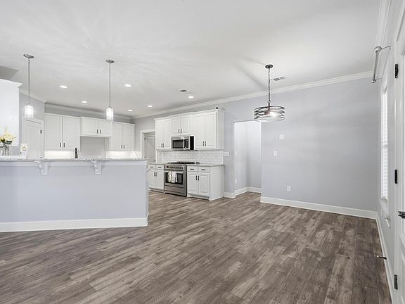4th image of 1409 Skinney Dr